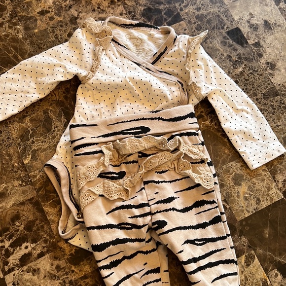 Jessica Simpson Outfit with matching hat - Picture 3 of 6